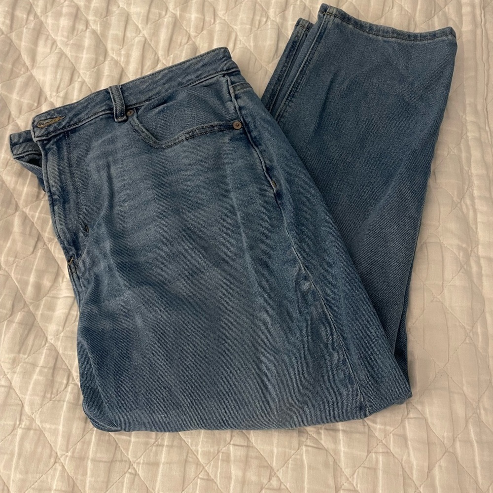American Eagle Outfitters Mom Jeans